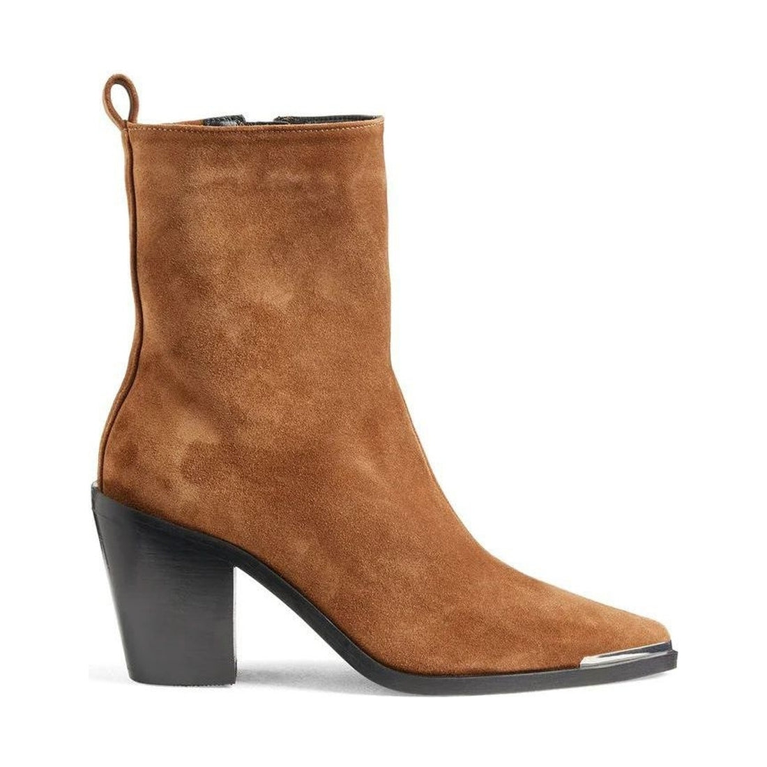 heeled boot