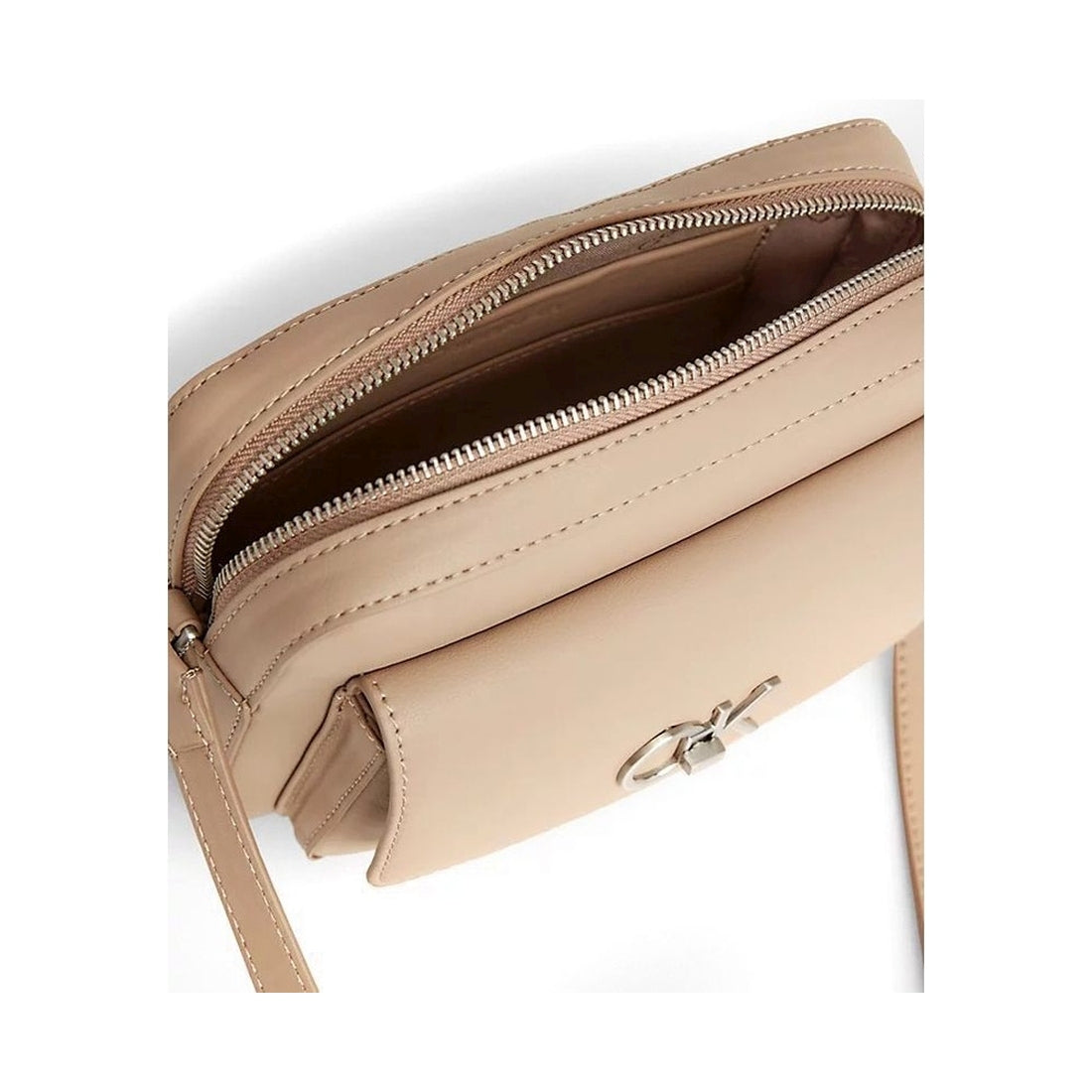 re-lock camera bag flap