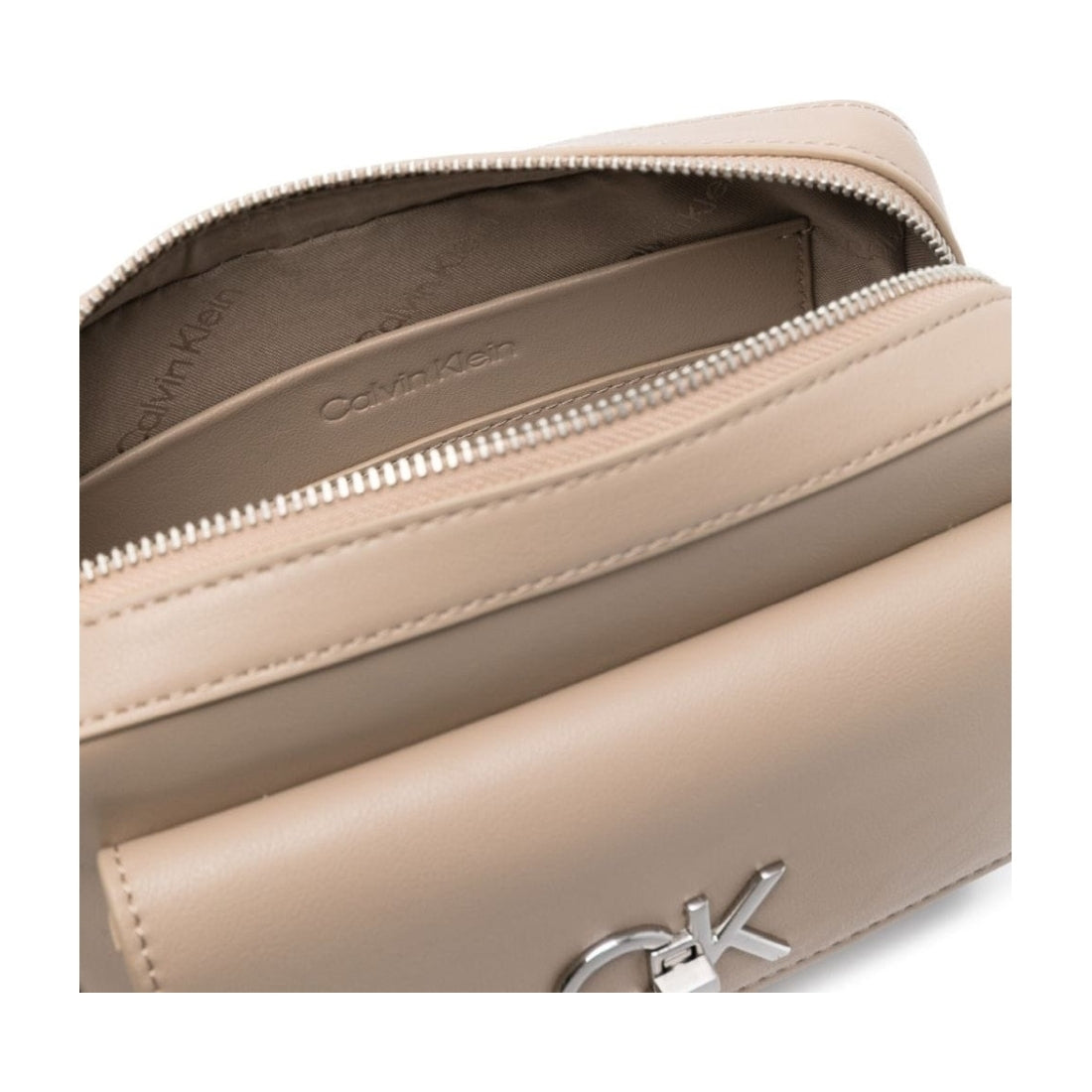 re-lock camera bag flap