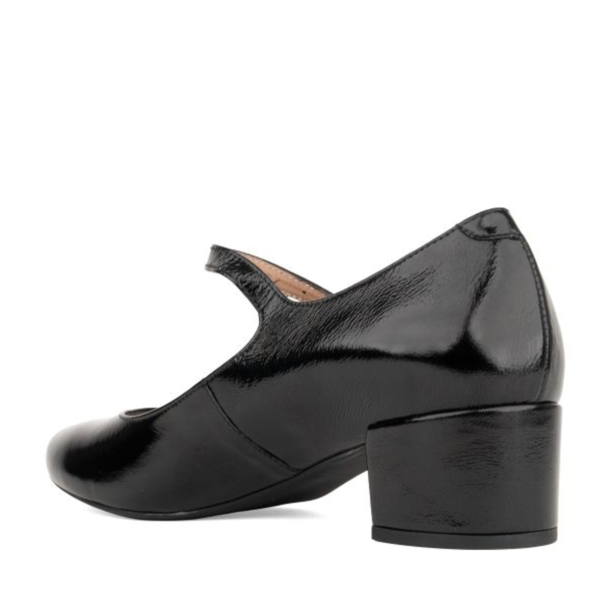 black classic closed pumps