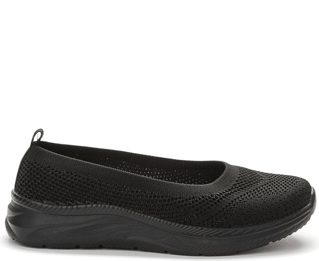 black casual closed ballerinas