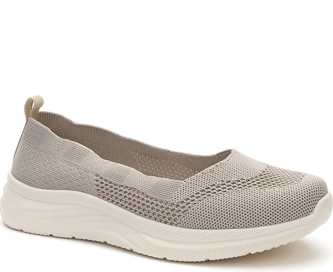 grey casual closed ballerinas