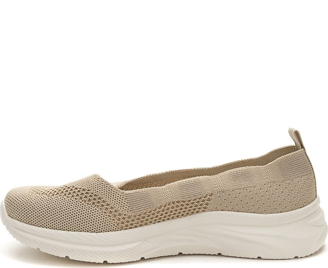 beige casual closed ballerinas