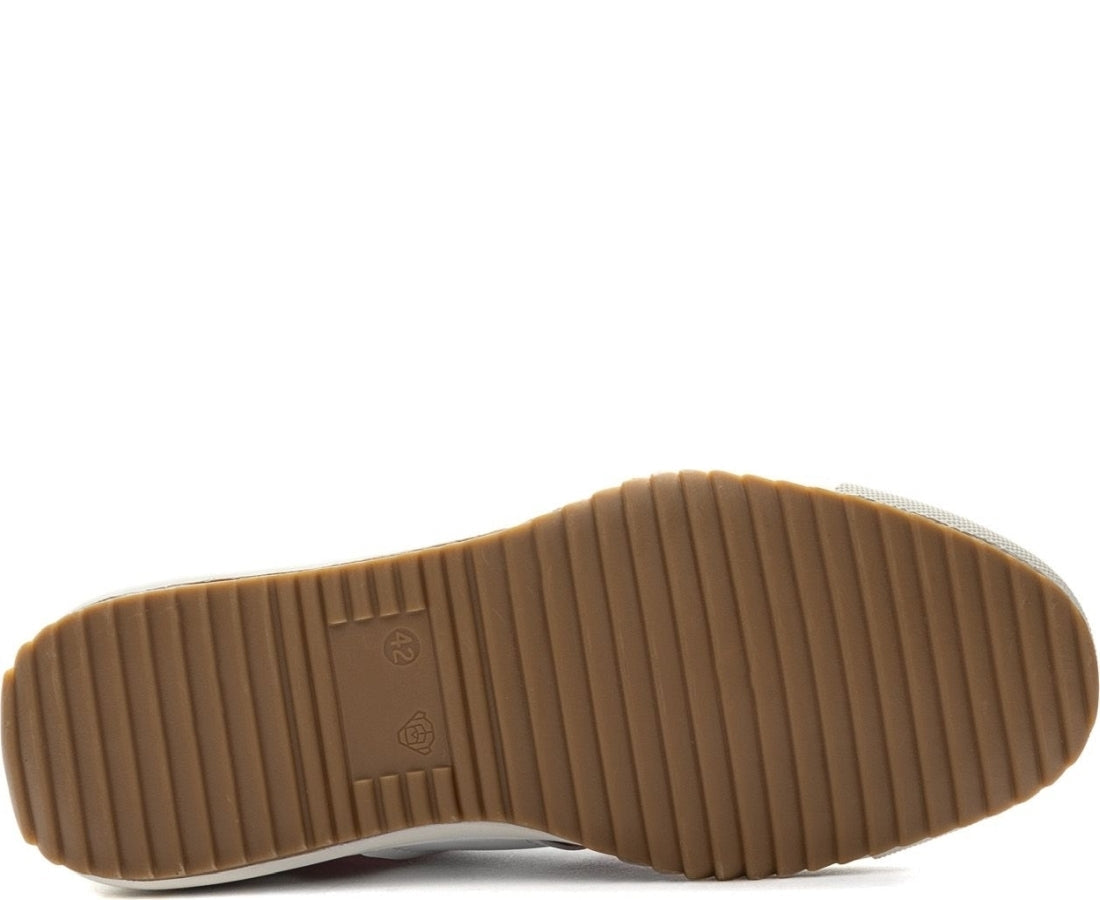 white casual closed sneakers