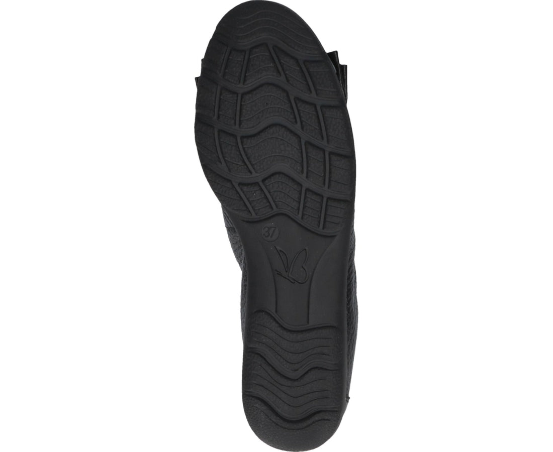 black casual closed ballerinas