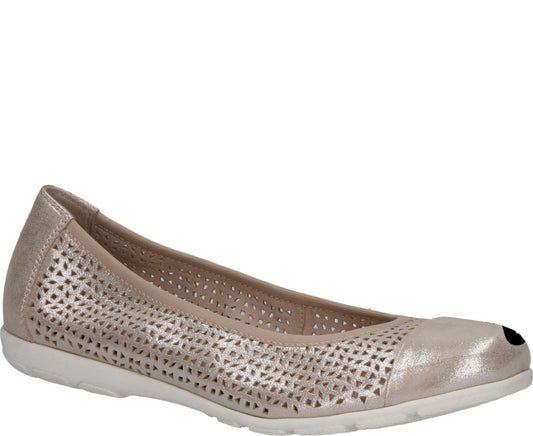 beige casual closed ballerinas