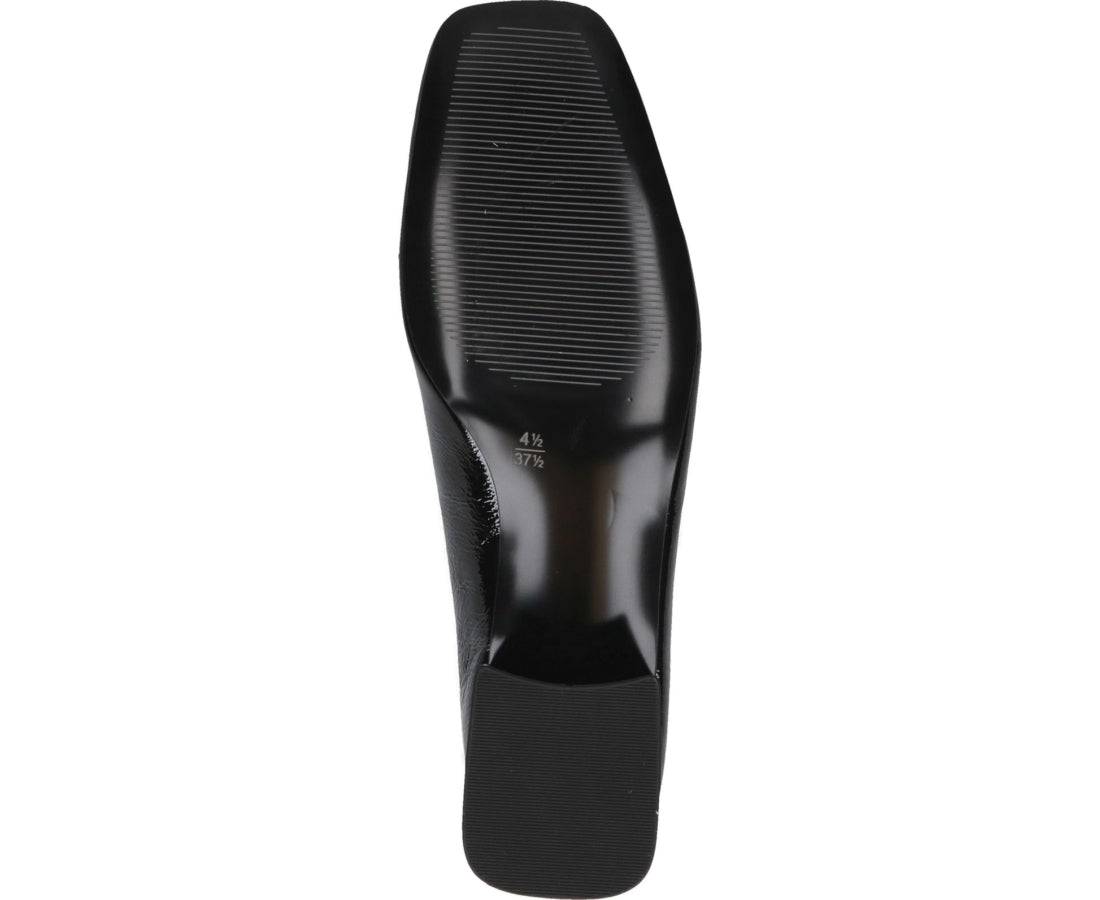 black elegant closed formal