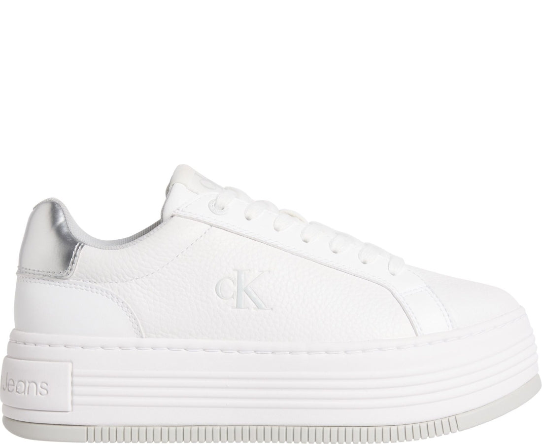 bold flatf low lace sneaker