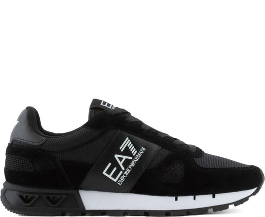 black casual closed sneaker