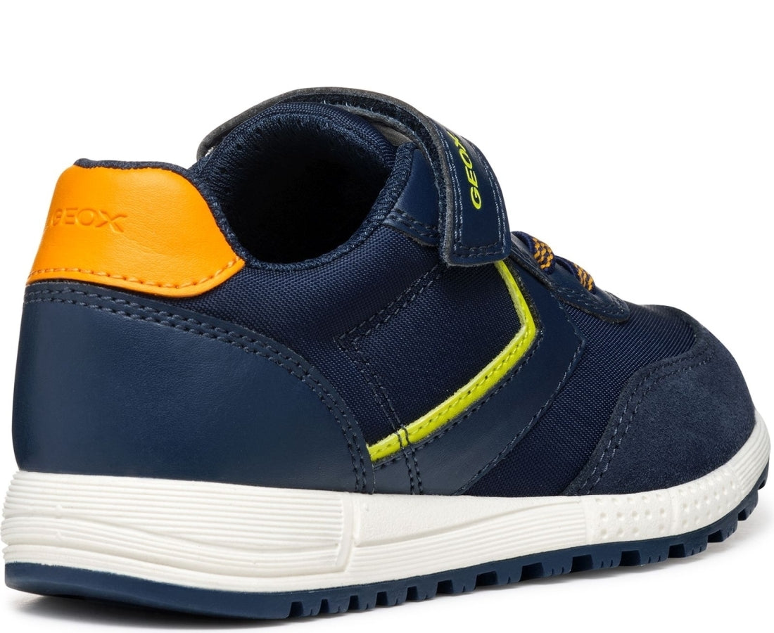 alben leisure trainers