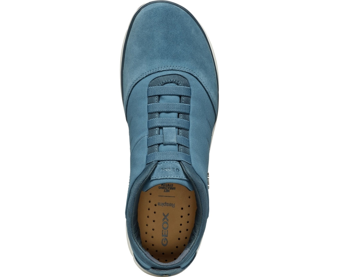 nebula leisure trainers