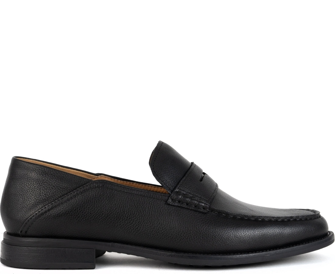 black casual closed loafers