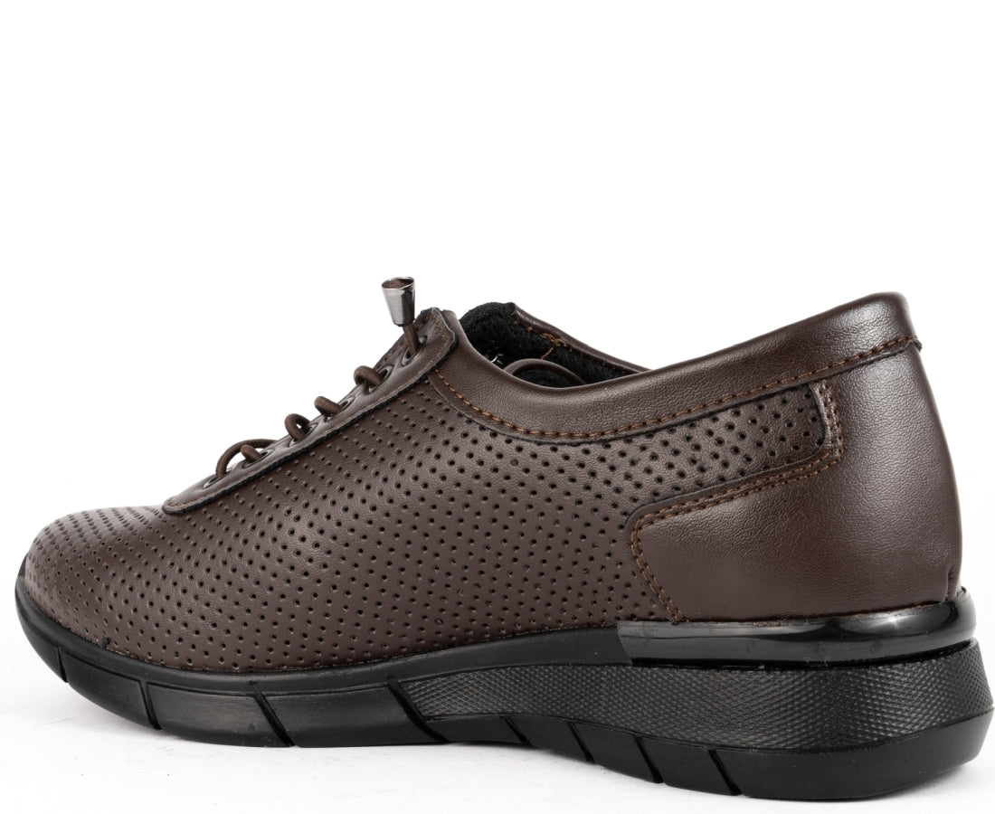 leisure trainers brown