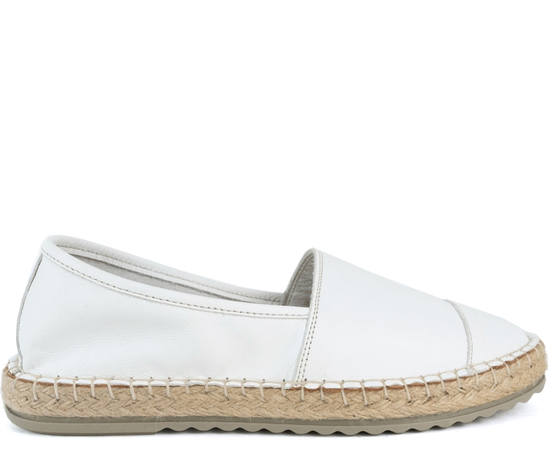 white casual closed espadriles