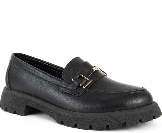 black casual closed loafers