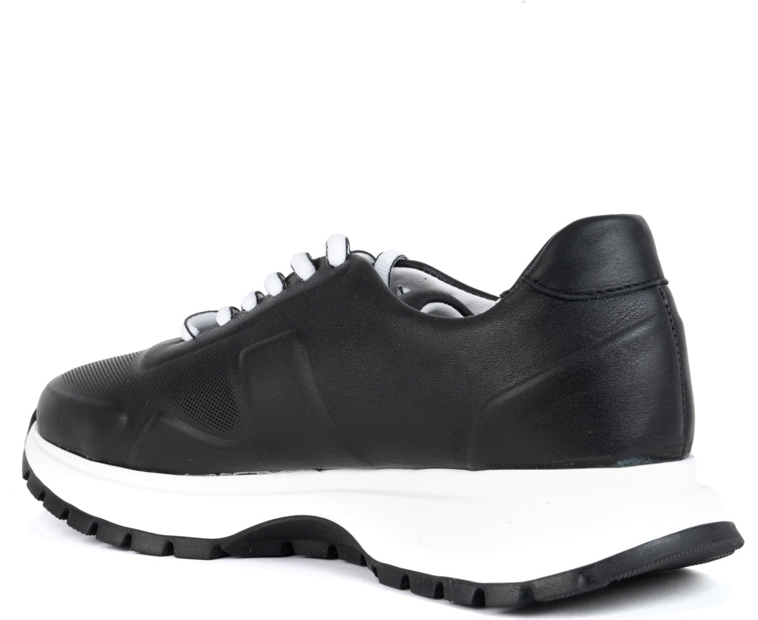 leisure trainers black