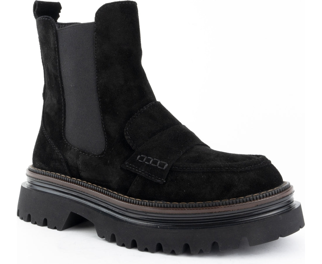 black casual closed booties