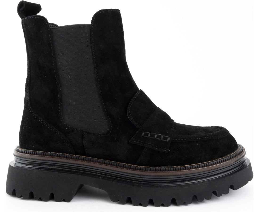 black casual closed booties