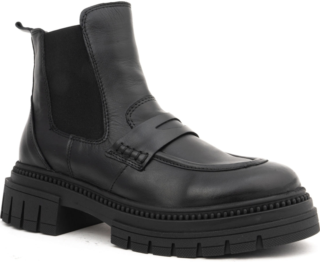 black casual closed booties