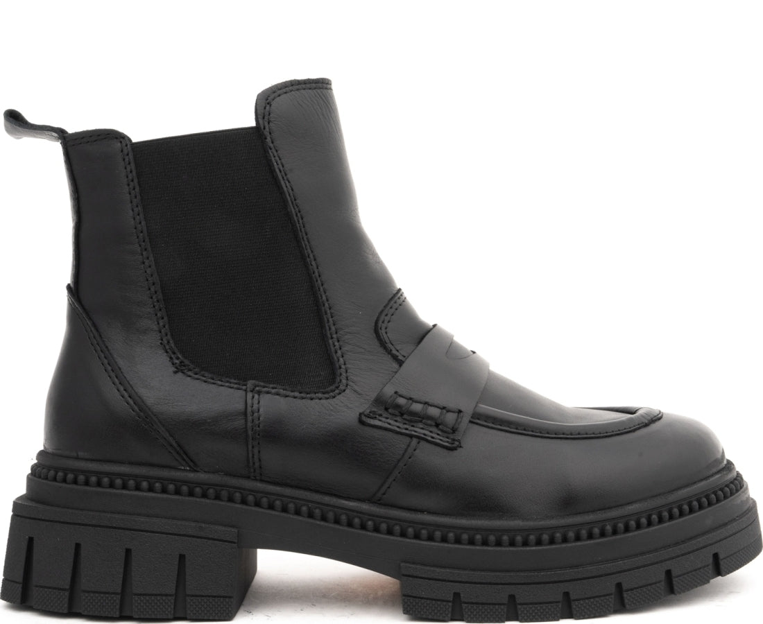 black casual closed booties