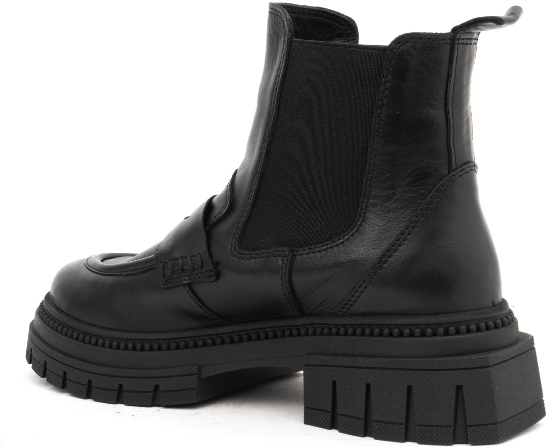 black casual closed booties