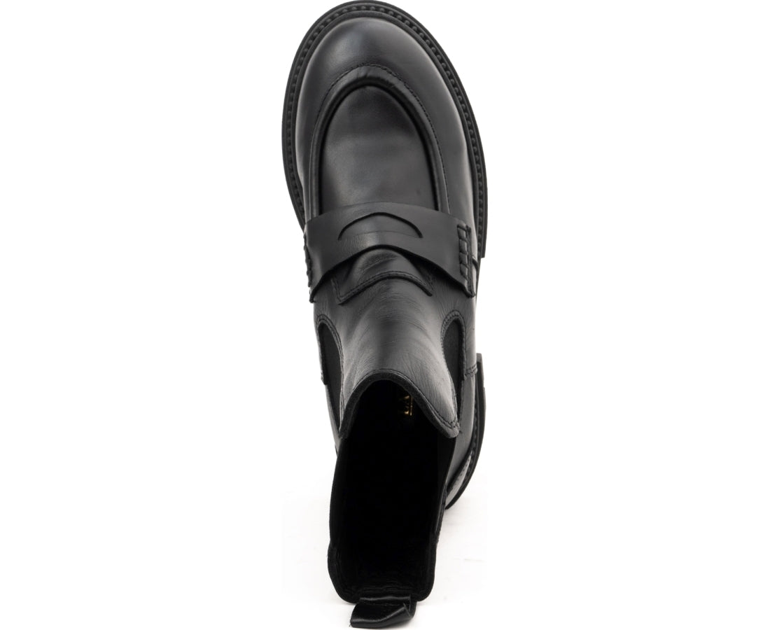 black casual closed booties