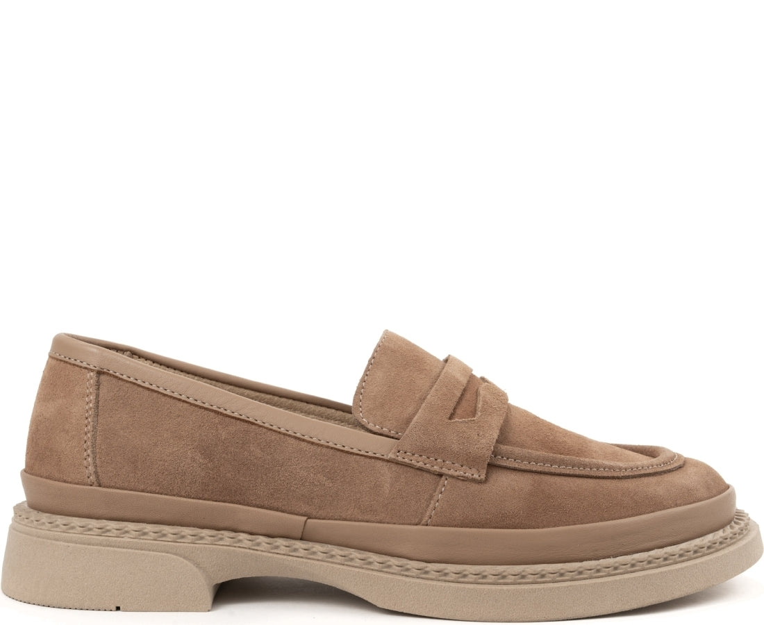 beige casual closed loafers