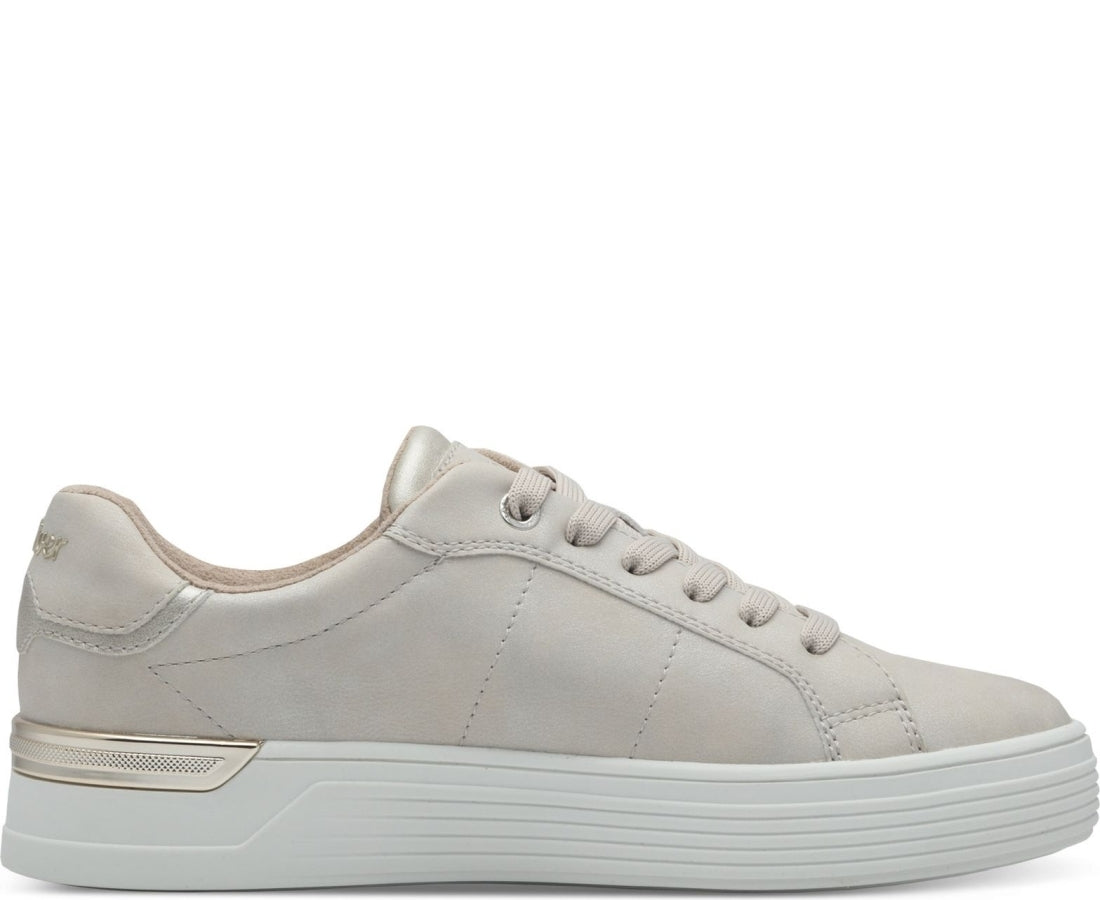 women laceup trainers