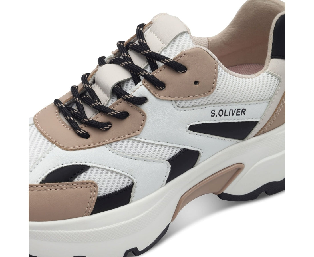 women laceup trainers