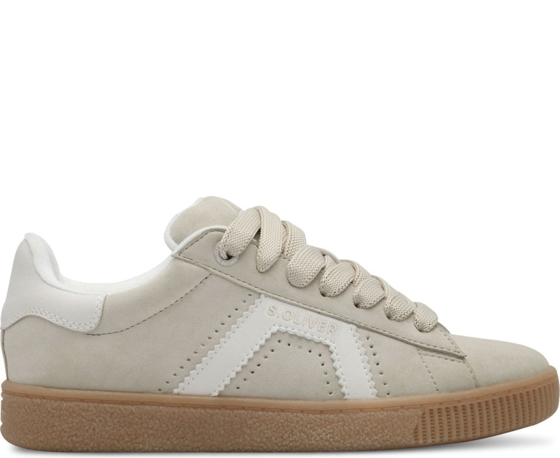 women laceup trainers