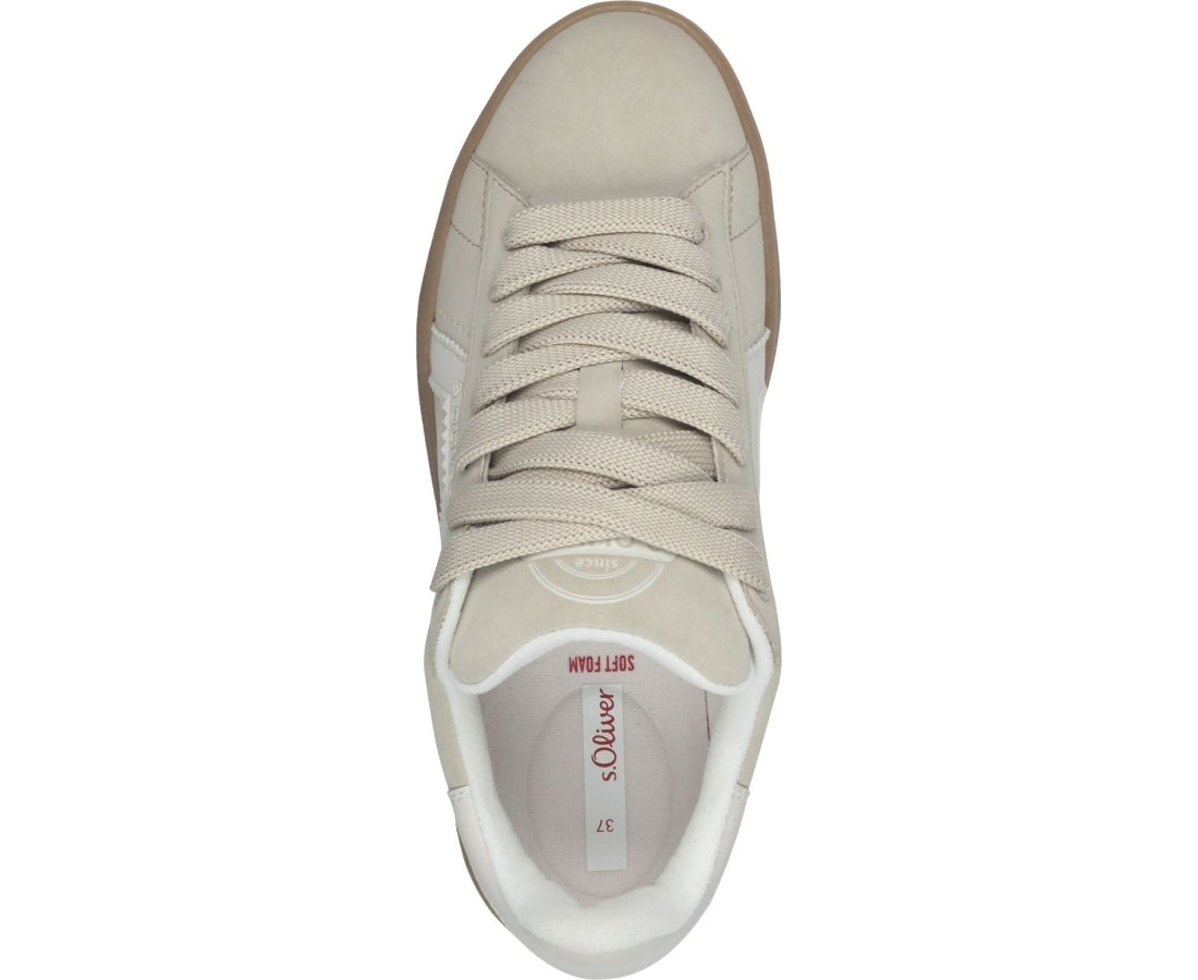 women laceup trainers
