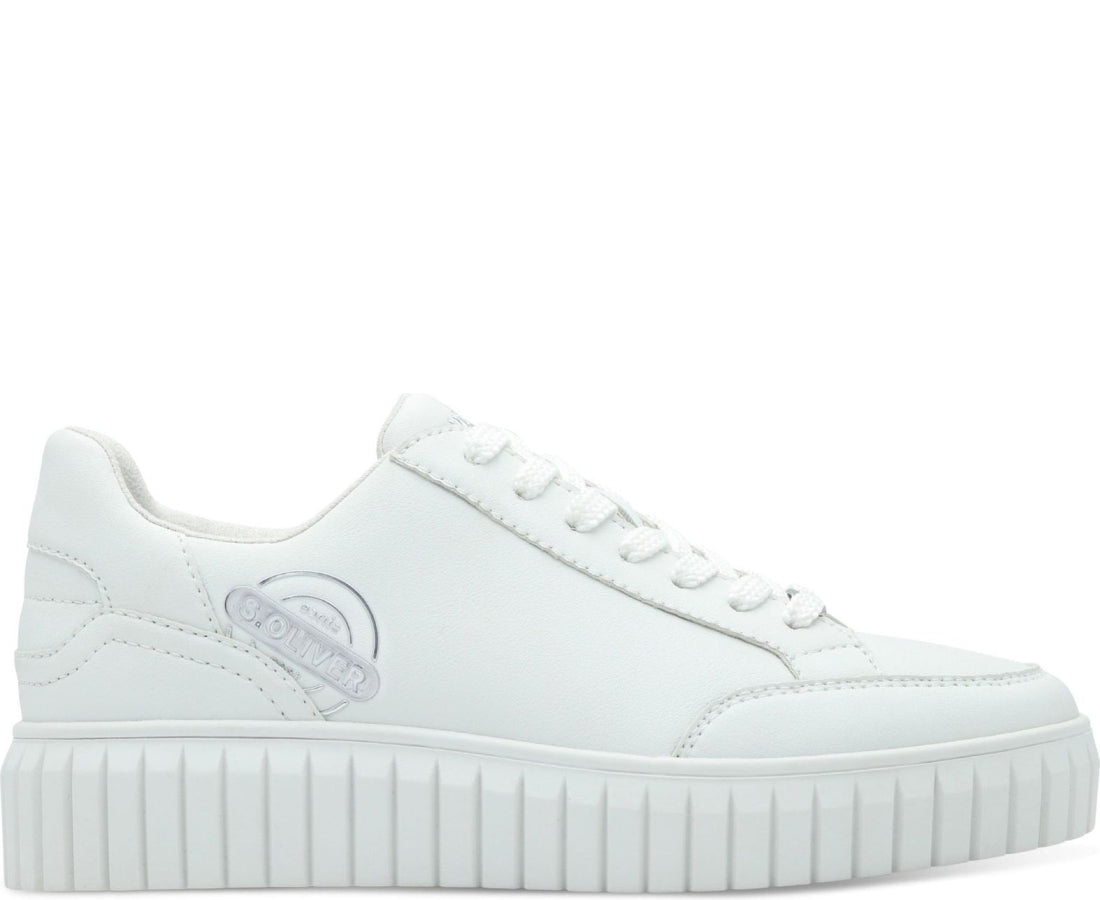 women laceup trainers