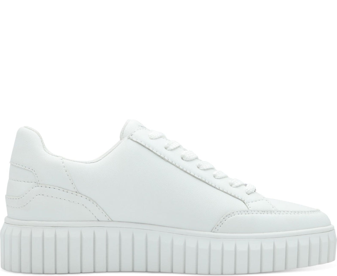 women laceup trainers