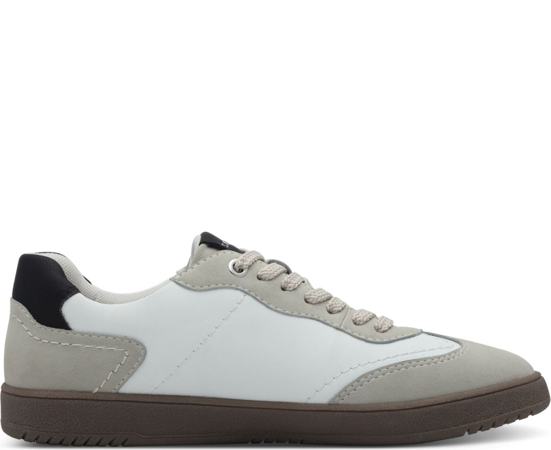 women laceup trainers