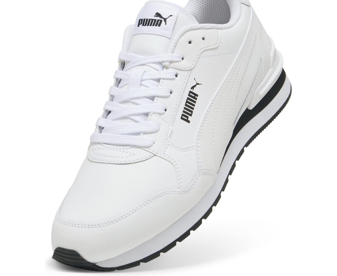st runner sneaker
