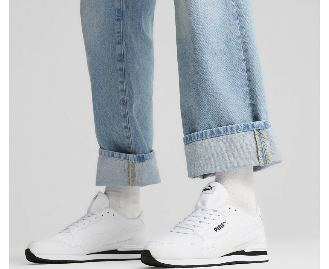 st runner sneaker