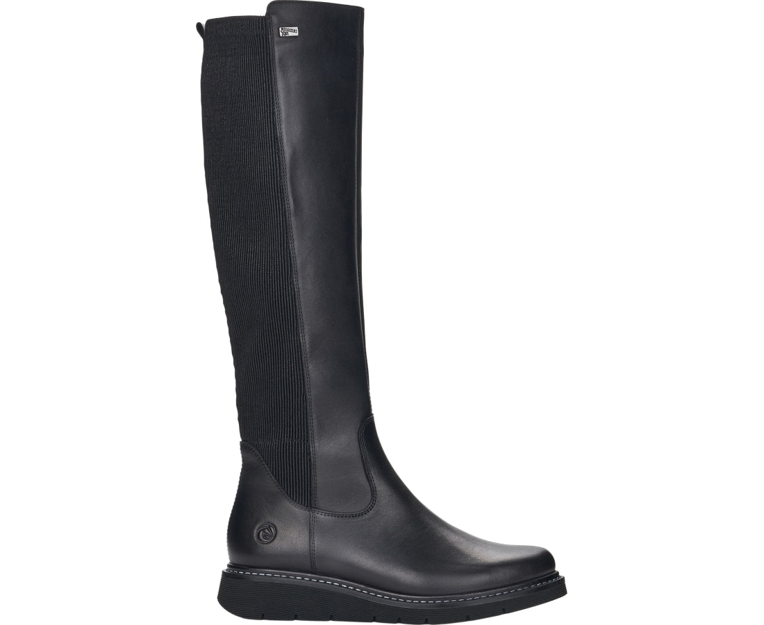 black casual closed boots