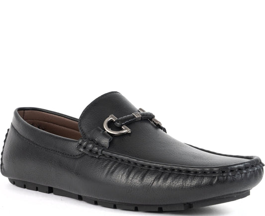 black elegant closed mocassins