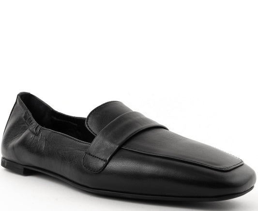 black casual closed mocasins
