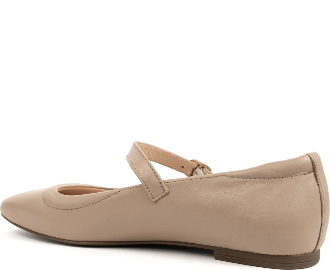 beige casual closed ballerinas