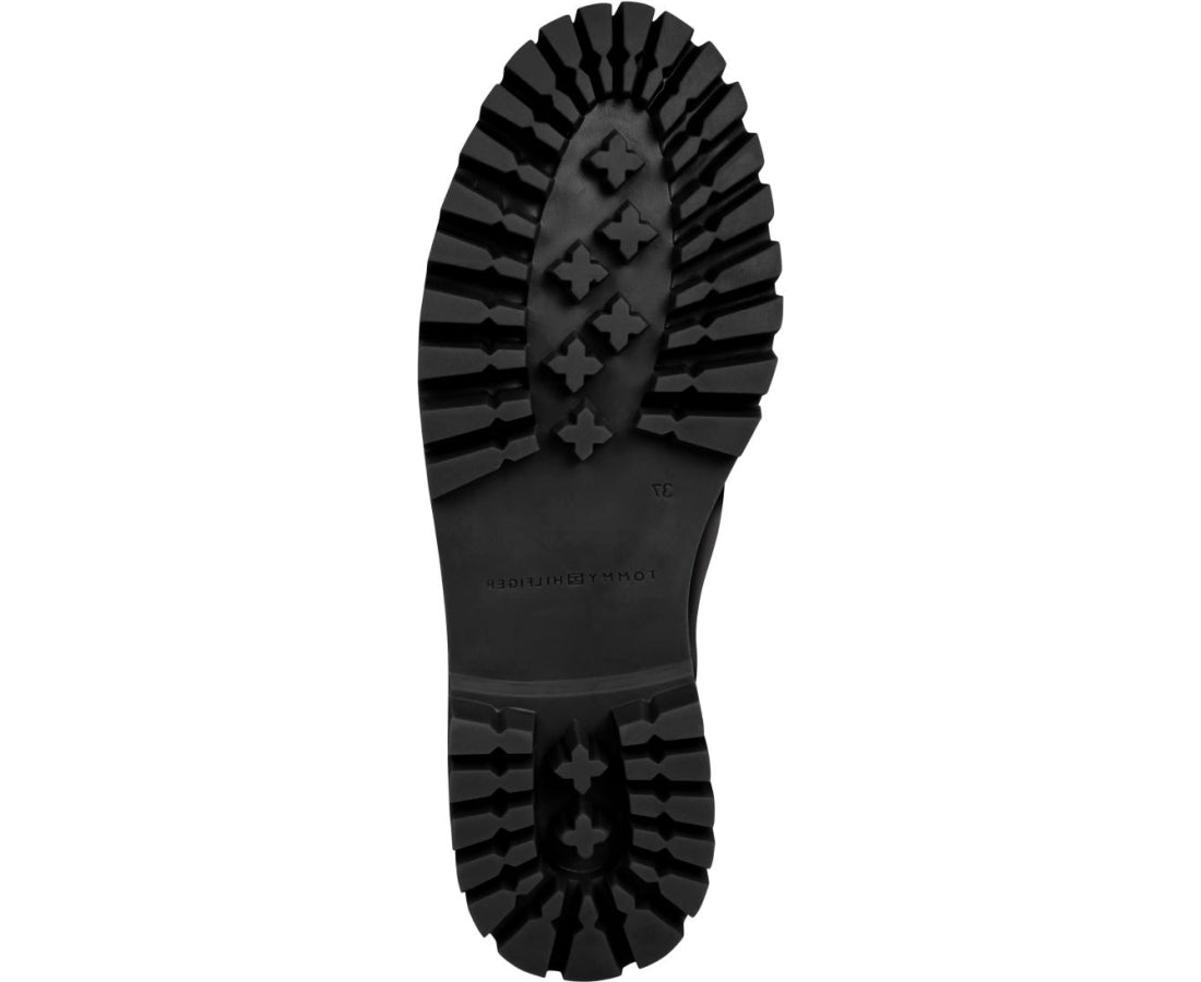 casual lace up boot