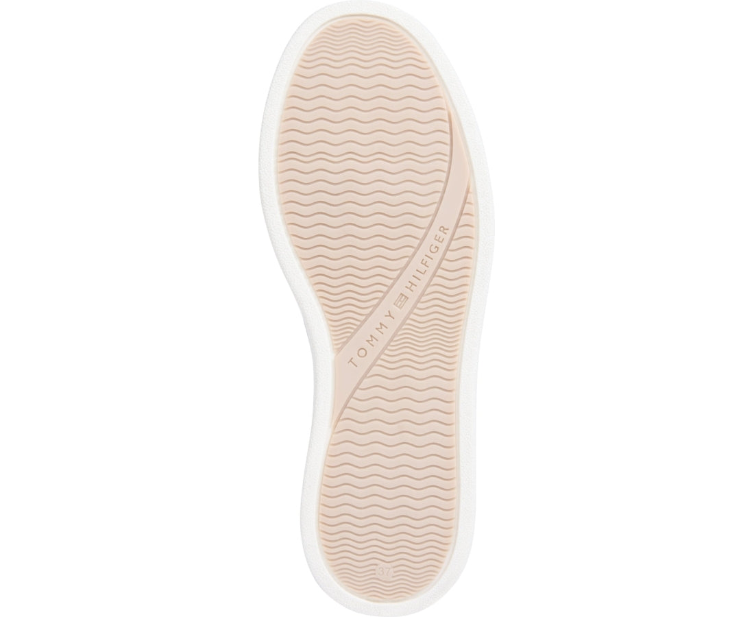 modern court sneaker