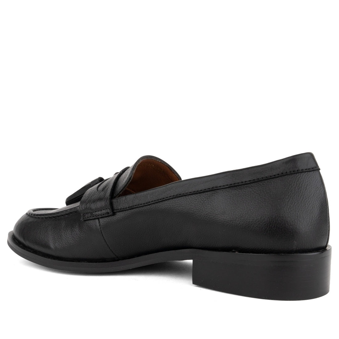 black casual closed loafers