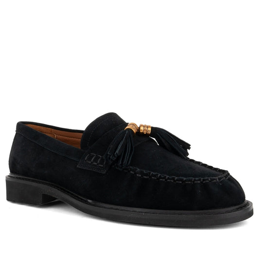 black casual closed loafers