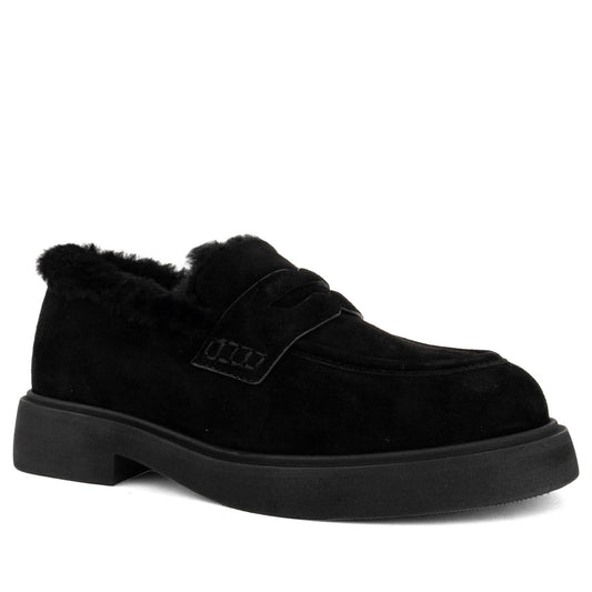 black casual closed loafers