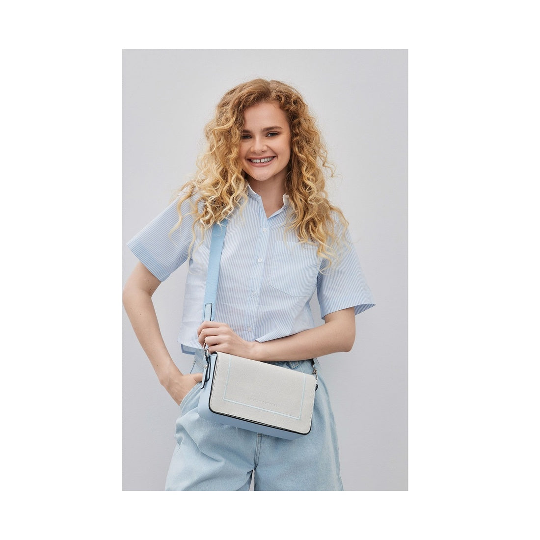 beige casual crossbody