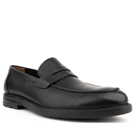 black casual closed loafers