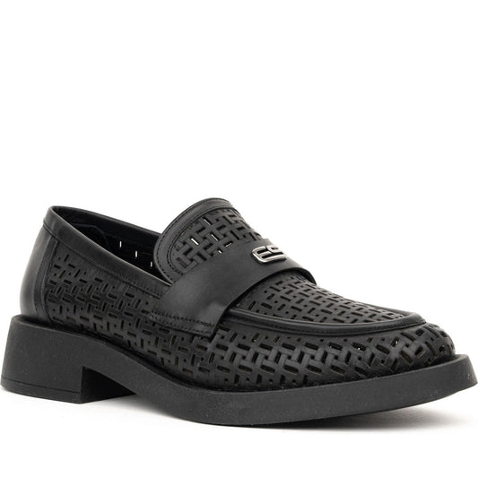 black casual closed loafers
