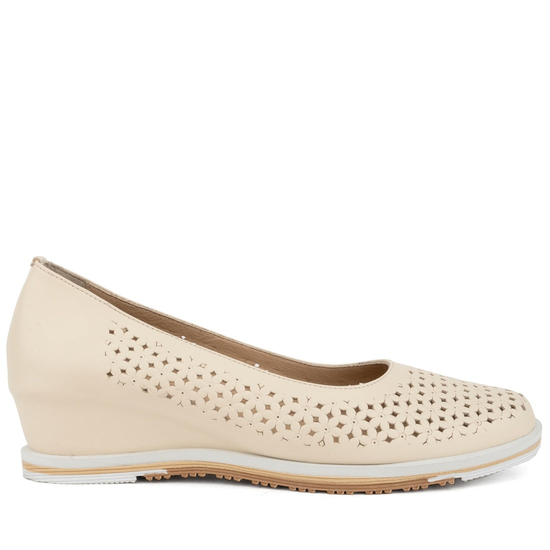 beige casual closed ballerinas