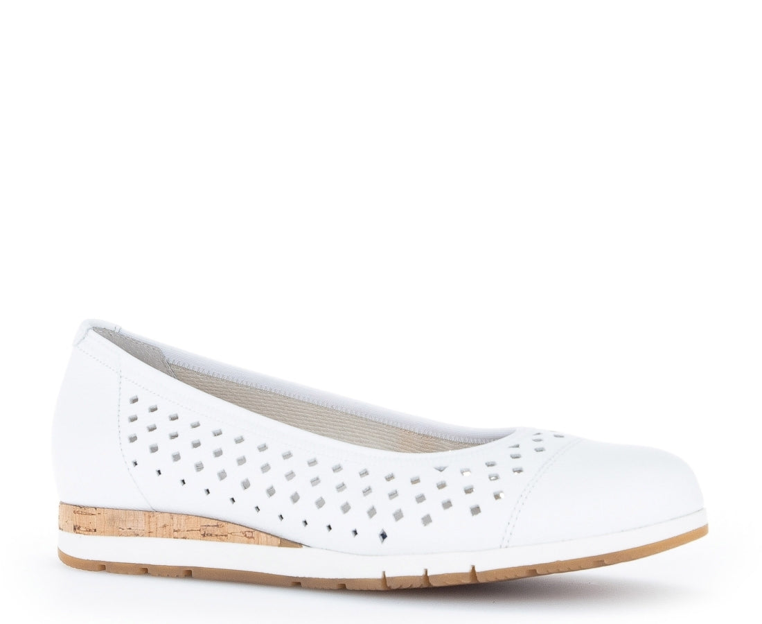 Gabor Womens weiss casual closed shoes | Vilbury London